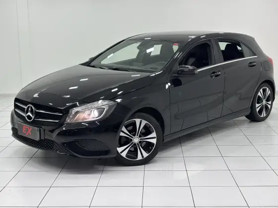 MERCEDES-BENZ A 200 2015