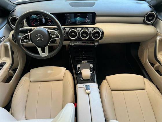 MERCEDES-BENZ A 200 2020