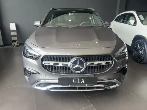MERCEDES-BENZ GLA 200 2025