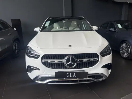 MERCEDES-BENZ GLA 200 2025