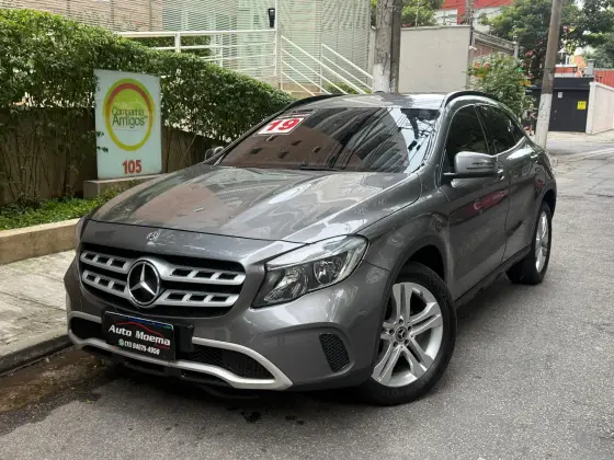 MERCEDES-BENZ GLA 200 2019