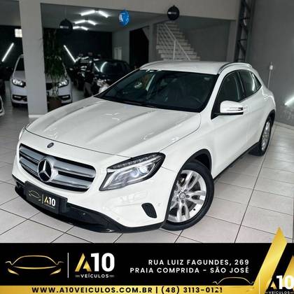 MERCEDES-BENZ GLA 200 2015