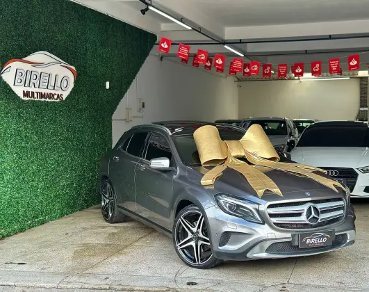 MERCEDES-BENZ GLA 250 2017