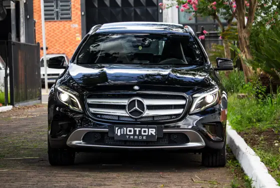 MERCEDES-BENZ GLA 250 2015