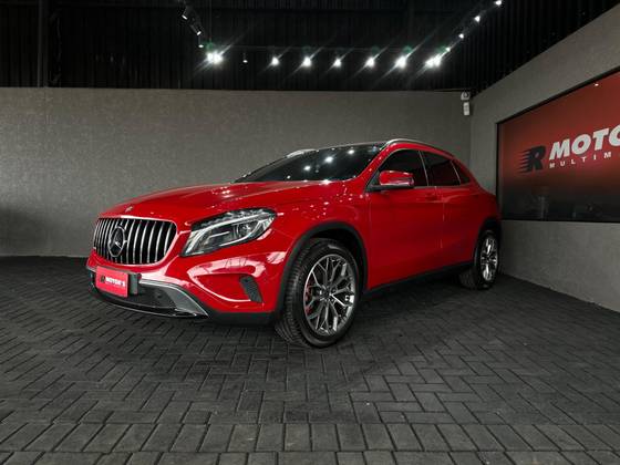 MERCEDES-BENZ GLA 250 2015