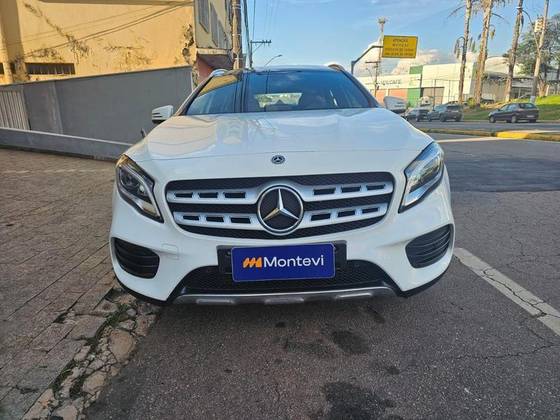 MERCEDES-BENZ GLA 250 2019
