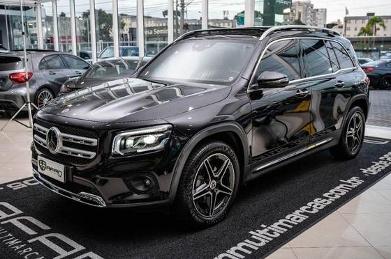 MERCEDES-BENZ GLB 200 2023