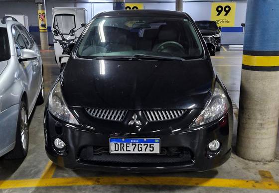 MITSUBISHI GRANDIS 2005