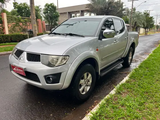 MITSUBISHI L200 2012