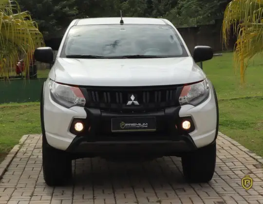 MITSUBISHI L200 TRITON 2023