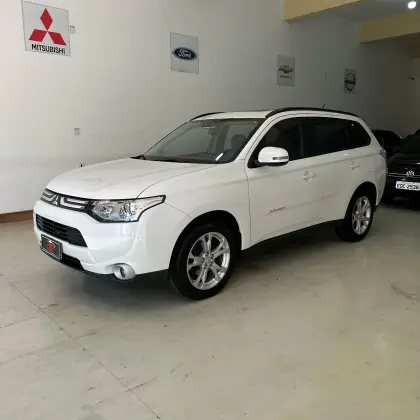 MITSUBISHI OUTLANDER 2015