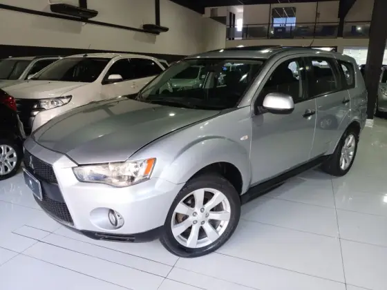 MITSUBISHI OUTLANDER 2010