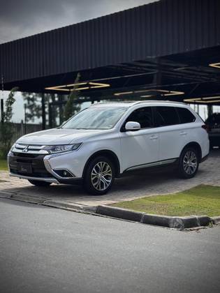 MITSUBISHI OUTLANDER 2018