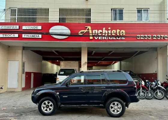 MITSUBISHI PAJERO 2010