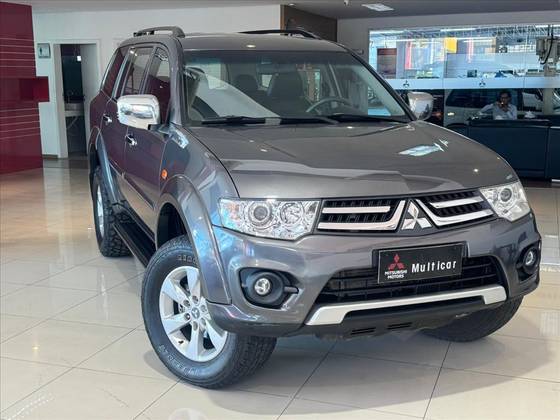 MITSUBISHI PAJERO 2016