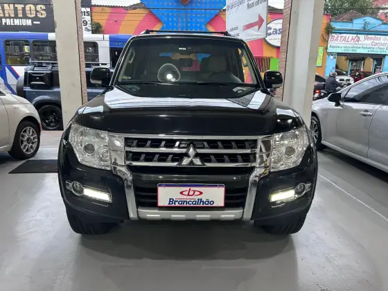 MITSUBISHI PAJERO FULL 2020