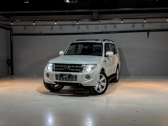 MITSUBISHI PAJERO FULL 2014