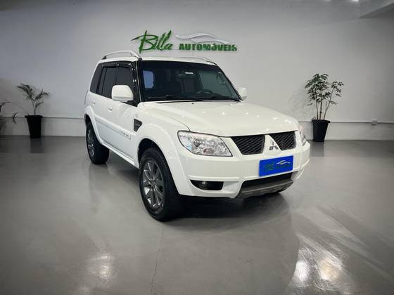 MITSUBISHI PAJERO TR4 2014