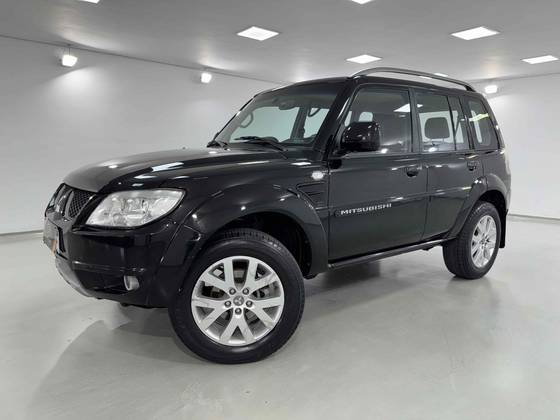 MITSUBISHI PAJERO TR4 2012