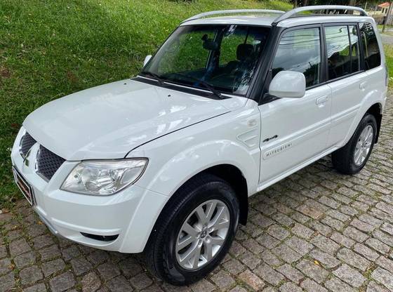 MITSUBISHI PAJERO TR4 2012
