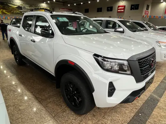 NISSAN FRONTIER 2025