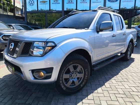 NISSAN FRONTIER 2015