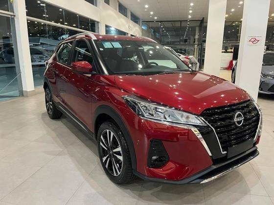NISSAN KICKS PLAY 2025