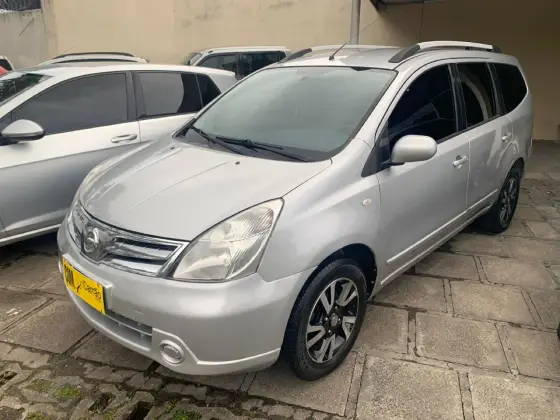 NISSAN LIVINA 2013