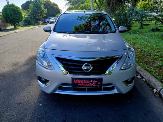 NISSAN VERSA 2017