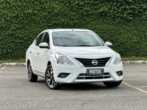 NISSAN VERSA 2017