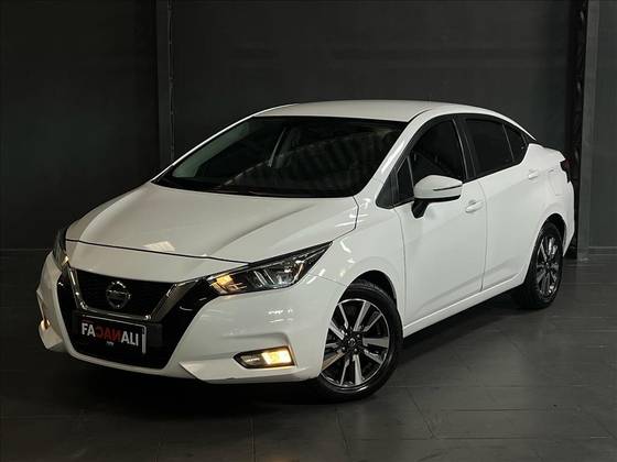 NISSAN VERSA 2023