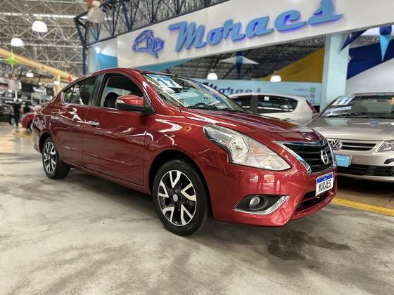 NISSAN VERSA 2017