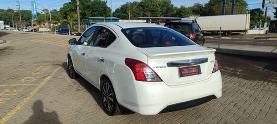 NISSAN VERSA 2019