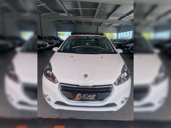 PEUGEOT 208 2014
