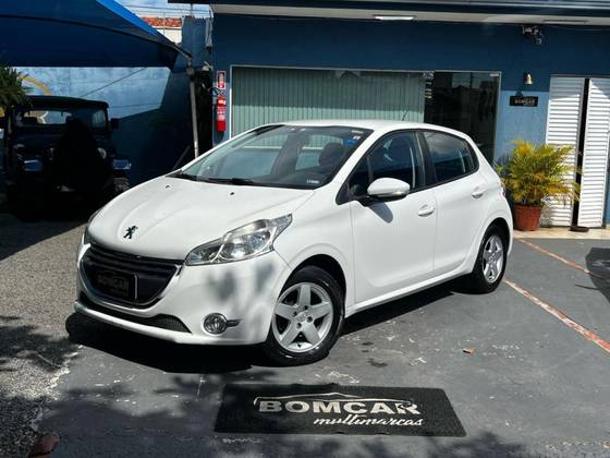 PEUGEOT 208 2014