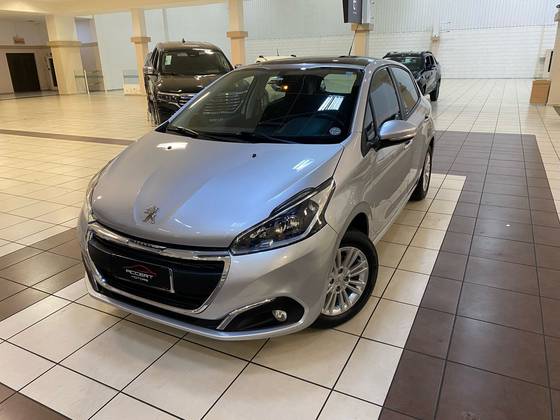 PEUGEOT 208 2017