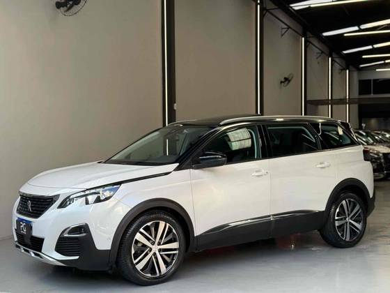 PEUGEOT 5008 2019