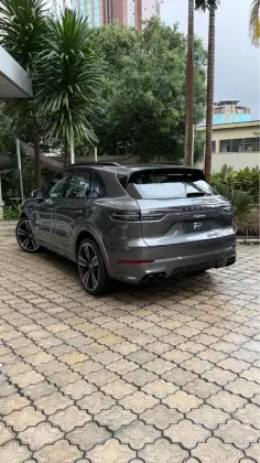 PORSCHE CAYENNE 2022
