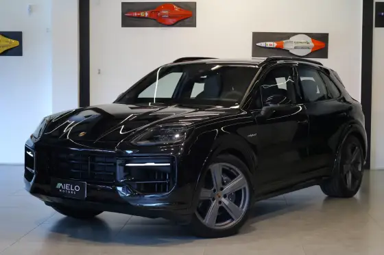 PORSCHE CAYENNE 2025