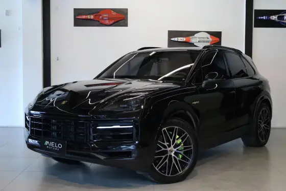 PORSCHE CAYENNE 2024