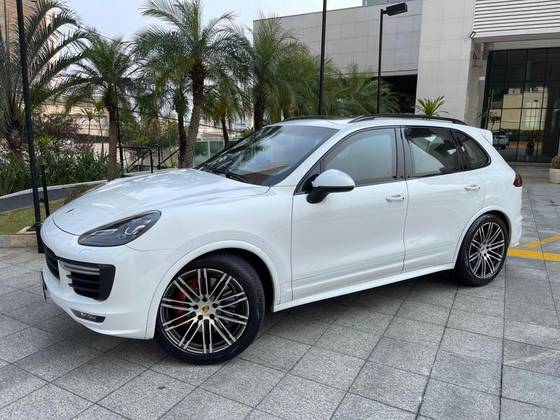 PORSCHE CAYENNE 2018