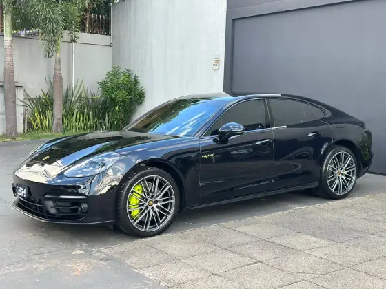 PORSCHE PANAMERA 2022