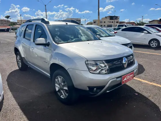 RENAULT DUSTER 2019