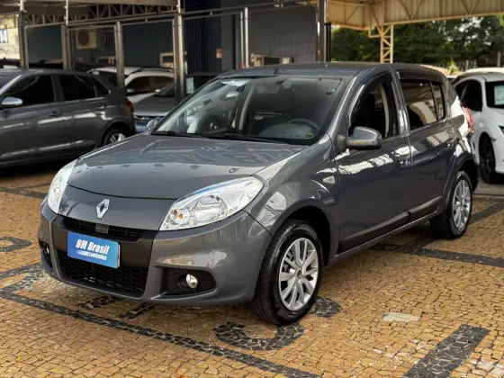 RENAULT SANDERO 2013