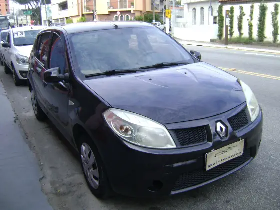RENAULT SANDERO 2011