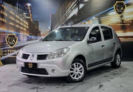 RENAULT SANDERO 2010