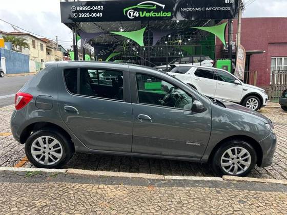 RENAULT SANDERO 2016