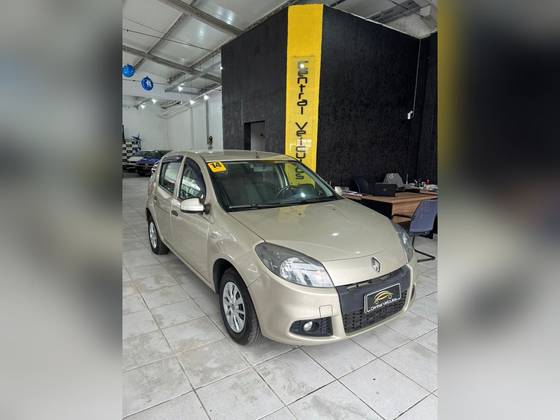 RENAULT SANDERO 2014