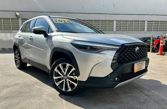 TOYOTA COROLLA CROSS 2024