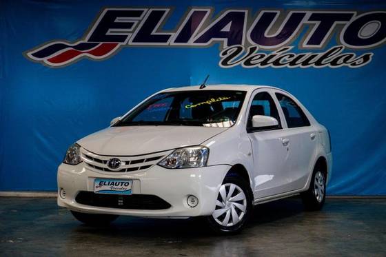 TOYOTA ETIOS 2017